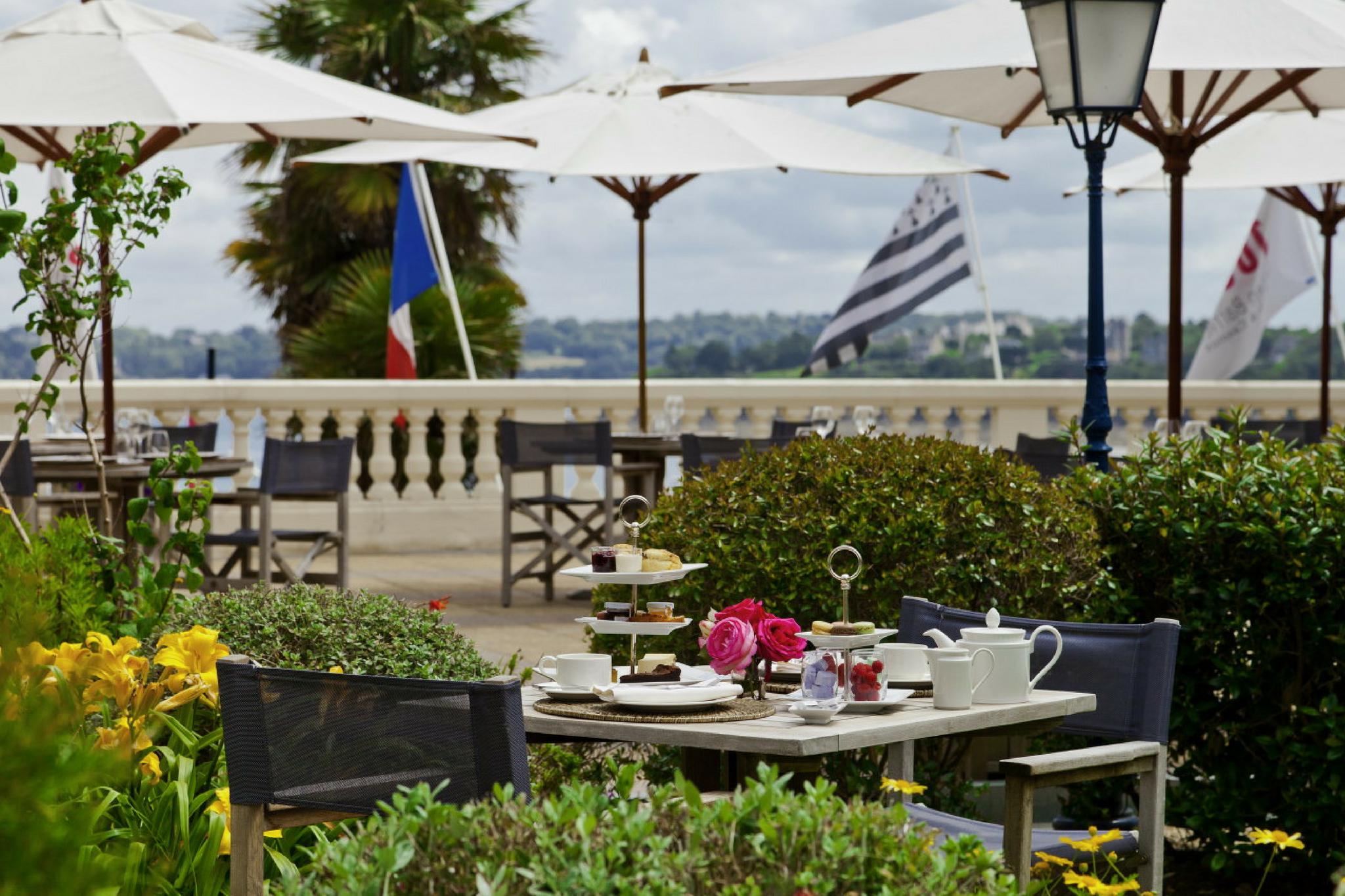 Hotel Barriere Le Grand Hotel Dinard Exterior photo