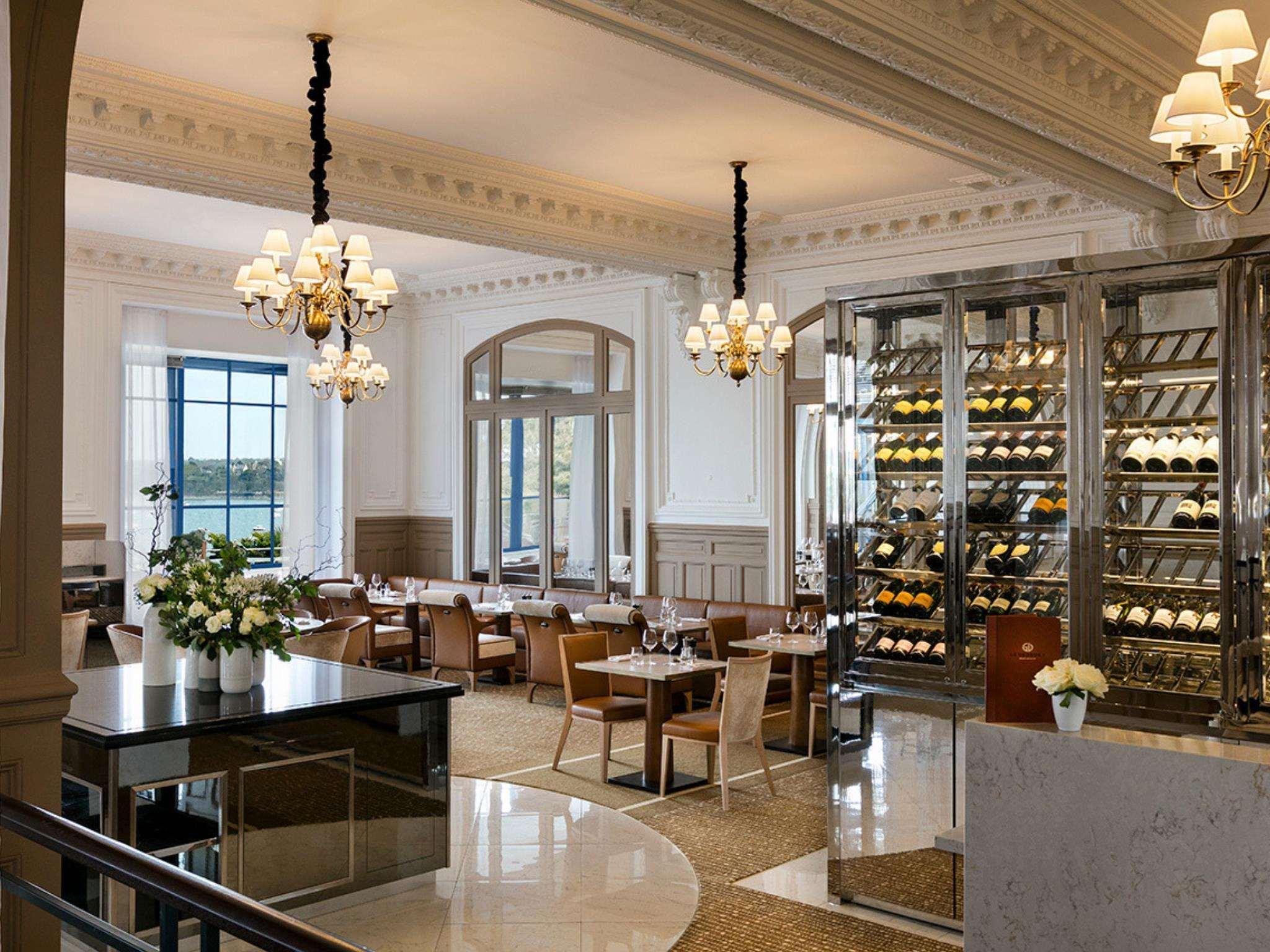 Hotel Barriere Le Grand Hotel Dinard Exterior photo