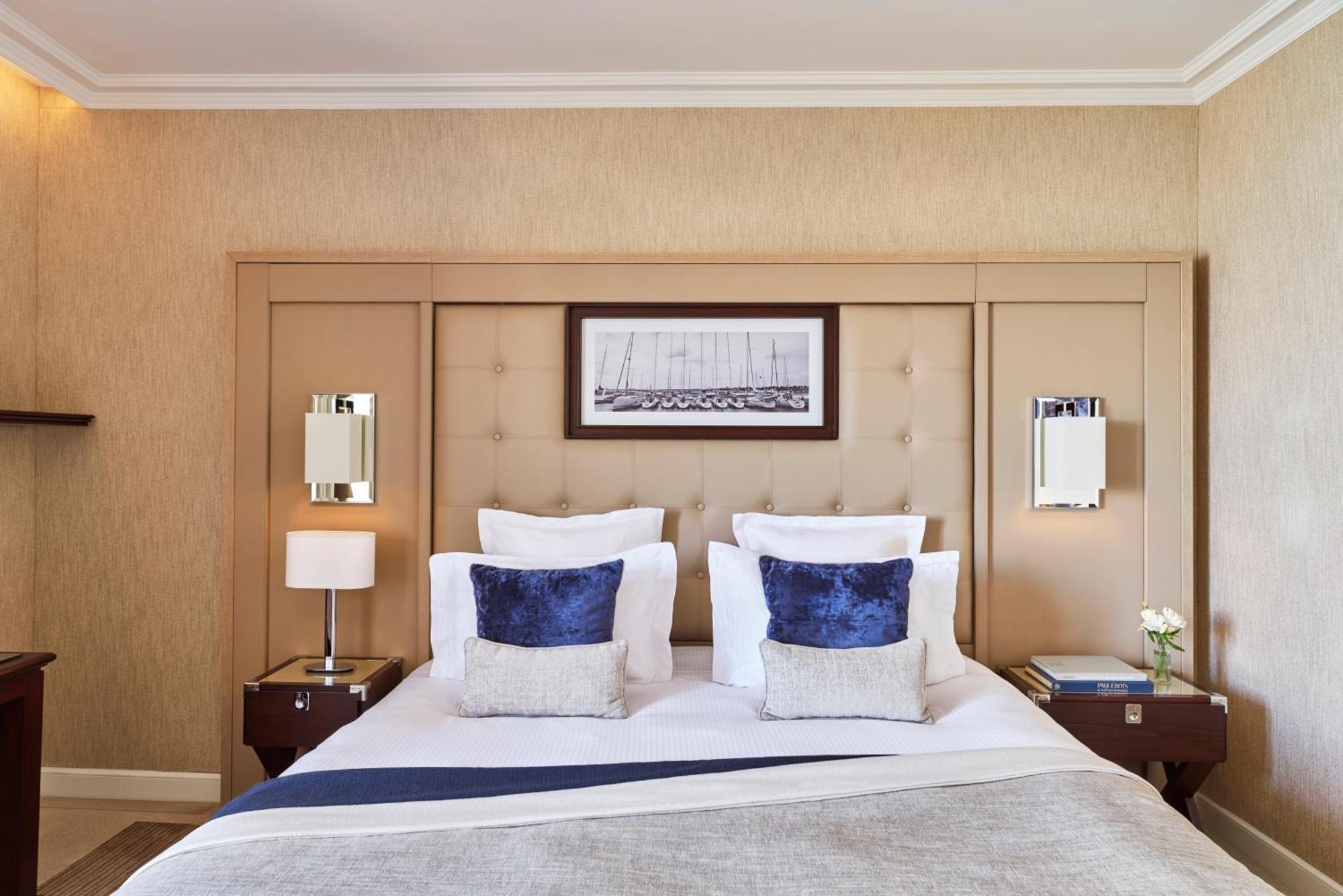 Hotel Barriere Le Grand Hotel Dinard Exterior photo