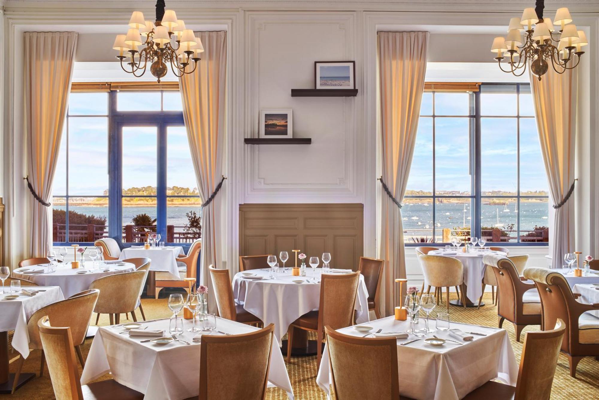 Hotel Barriere Le Grand Hotel Dinard Exterior photo