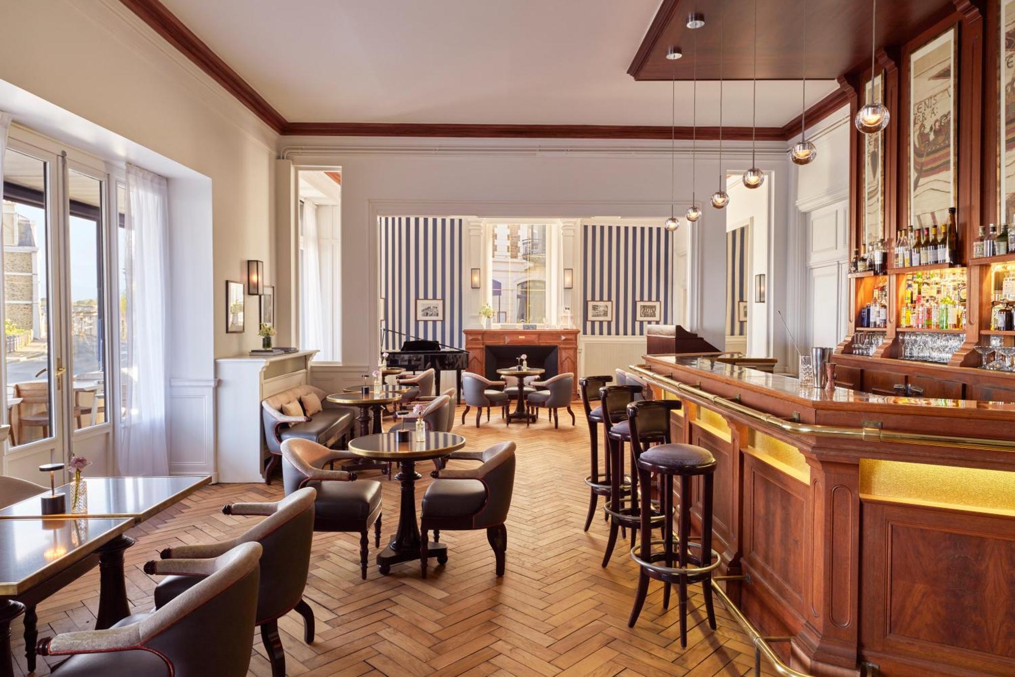Hotel Barriere Le Grand Hotel Dinard Exterior photo