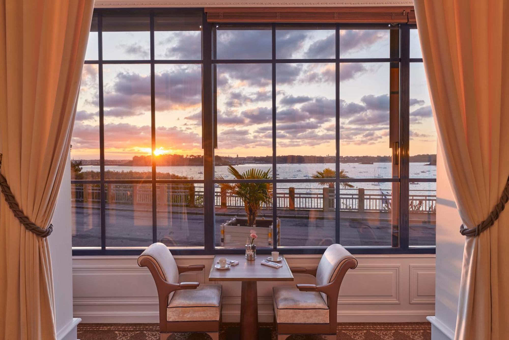 Hotel Barriere Le Grand Hotel Dinard Exterior photo