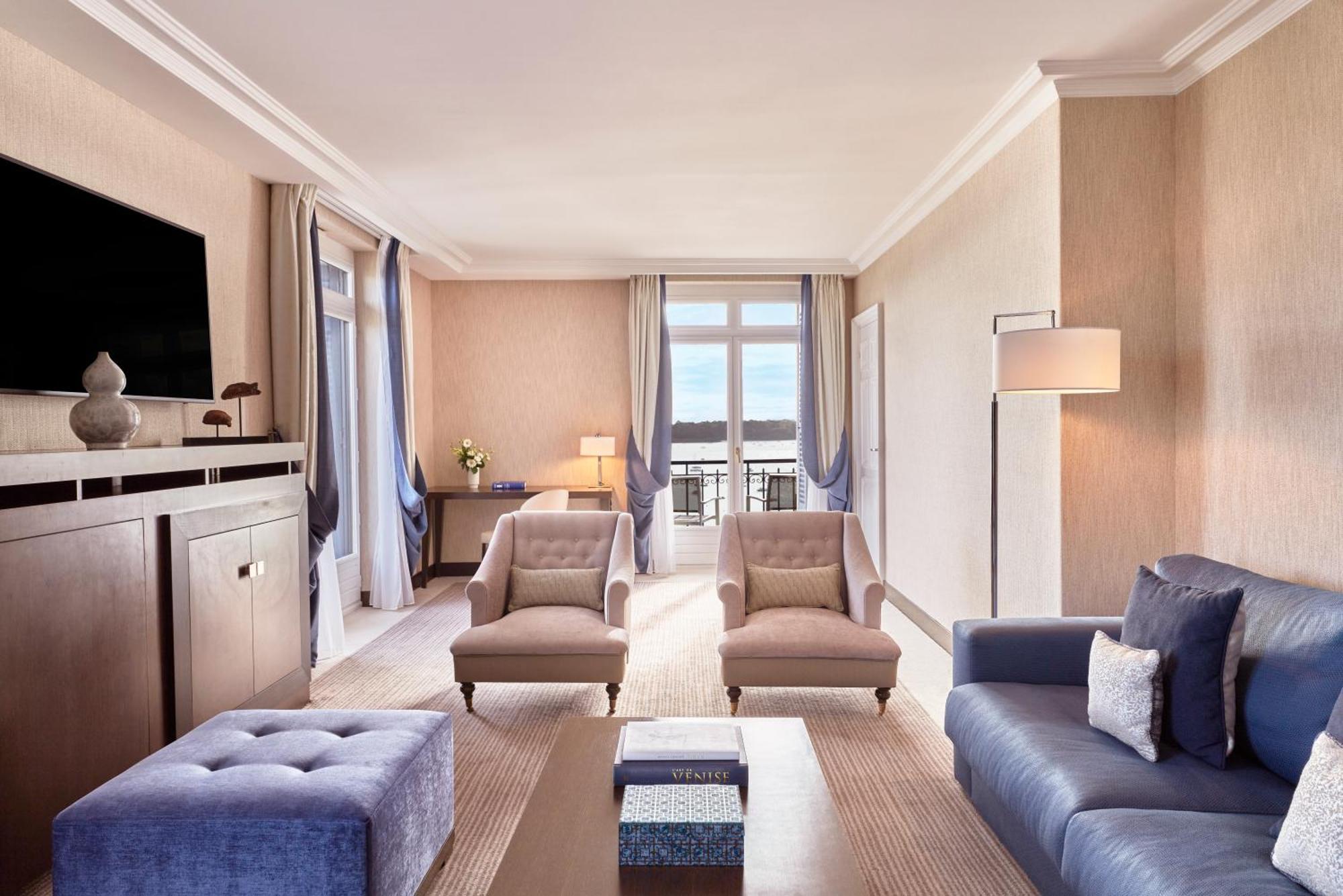 Hotel Barriere Le Grand Hotel Dinard Exterior photo