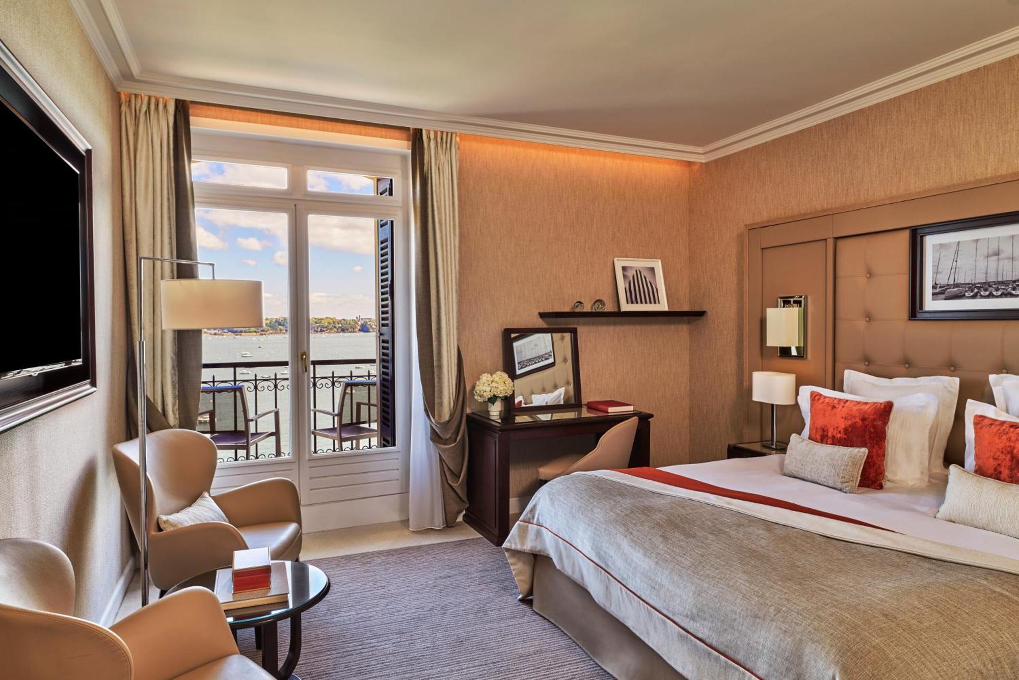 Hotel Barriere Le Grand Hotel Dinard Exterior photo