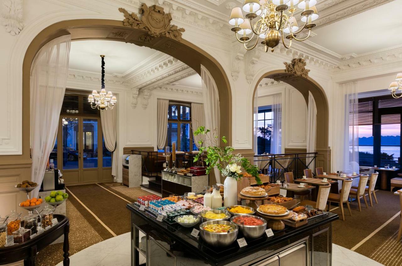 Hotel Barriere Le Grand Hotel Dinard Exterior photo